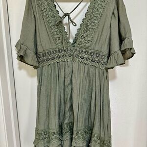 Olive green, size small